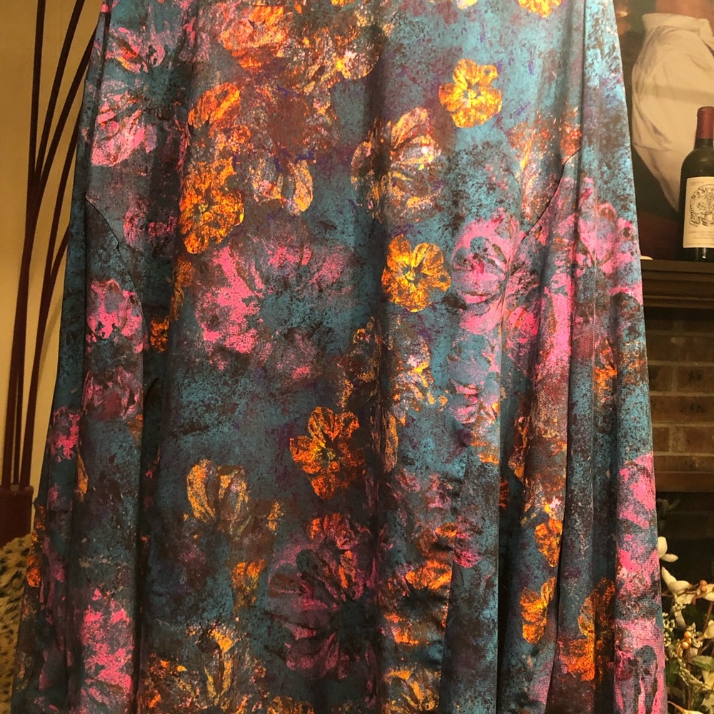 Catherine’s 5x Patterned Button Down Shirt. Gold,… - image 3